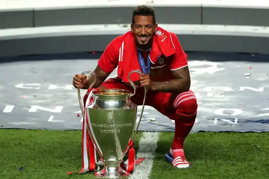 J r me Boateng Flagrado Dirigindo Sem Carteira De Habilita o M5PORTS